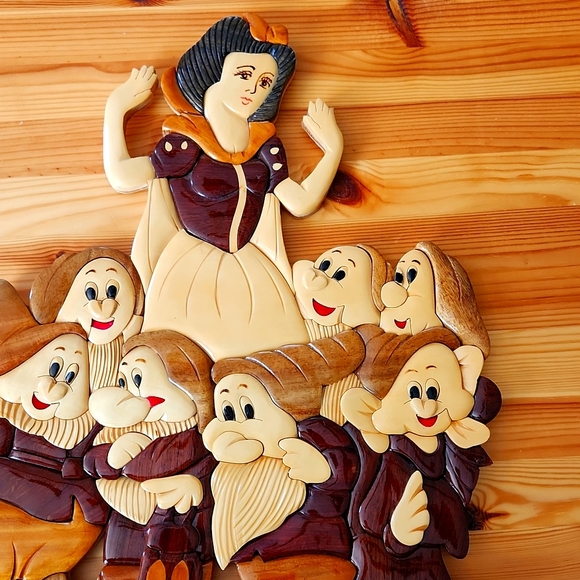 Disney, Large 3D Wall Art, Snow White & 7 Dwarfs, Handcrafted, Multiple Woods. - Picture 4 of 7